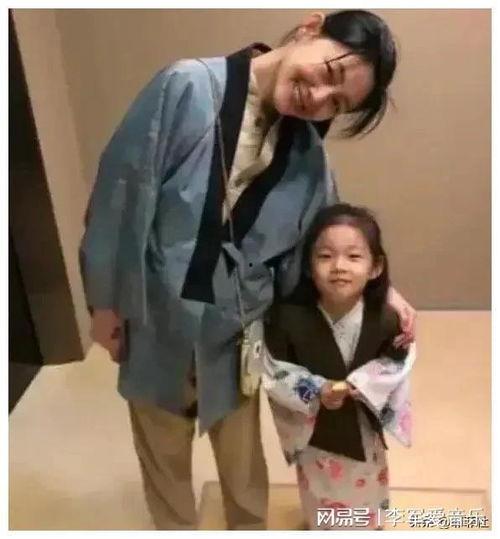 娛樂圈吃瓜爆料寫字的是誰,揭秘“吃瓜爆料”背后的神秘人物