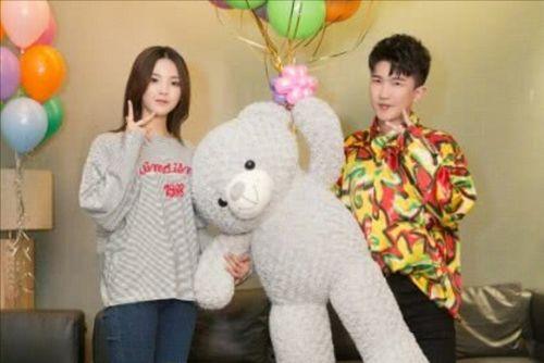 娛樂圈水太深準(zhǔn)備吃瓜,揭秘水太深，吃瓜群眾如何應(yīng)對(duì)