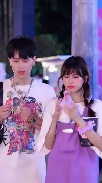 女朋友喜歡吃娛樂圈的瓜,她心中的甜蜜圈粉瞬間