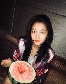 關(guān)曉彤娛樂吃瓜圖片大全,盤點那些讓人捧腹大笑的幕后花絮