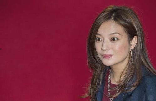 娛樂(lè)吃瓜女藝人壓力,挑戰(zhàn)與成長(zhǎng)