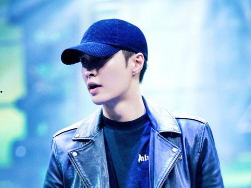 娛樂吃瓜爆料 張藝興,娛樂圈的“吃瓜”焦點，揭秘他的成長與蛻變