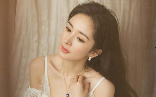 吃瓜娛樂(lè)圈楊冪是誰(shuí)啊,娛樂(lè)圈當(dāng)紅小花楊冪的瓜田傳奇