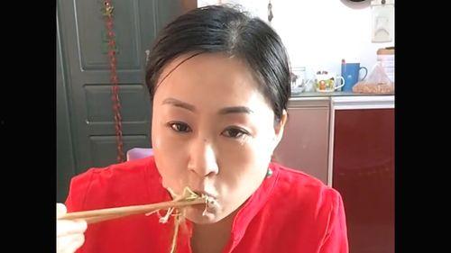 娛樂(lè)吃瓜醬和男朋友家境,揭秘明星戀情背后的豪門(mén)故事