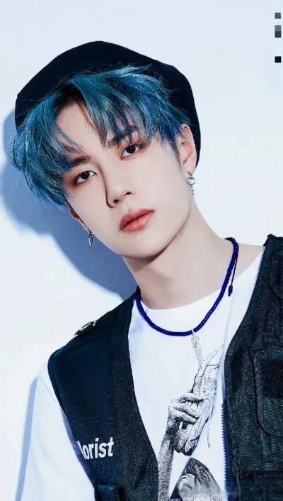 吃瓜娛樂王一博肖戰(zhàn)微博,吃瓜群眾紛紛圍觀！”