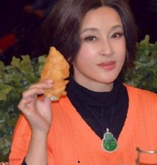 娛樂圈吃瓜藝人是誰,揭秘那些隱藏在幕后的明星八卦