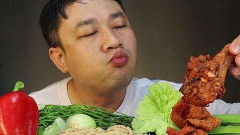 娛樂(lè)吃瓜醬捆香腸,美味又簡(jiǎn)單！